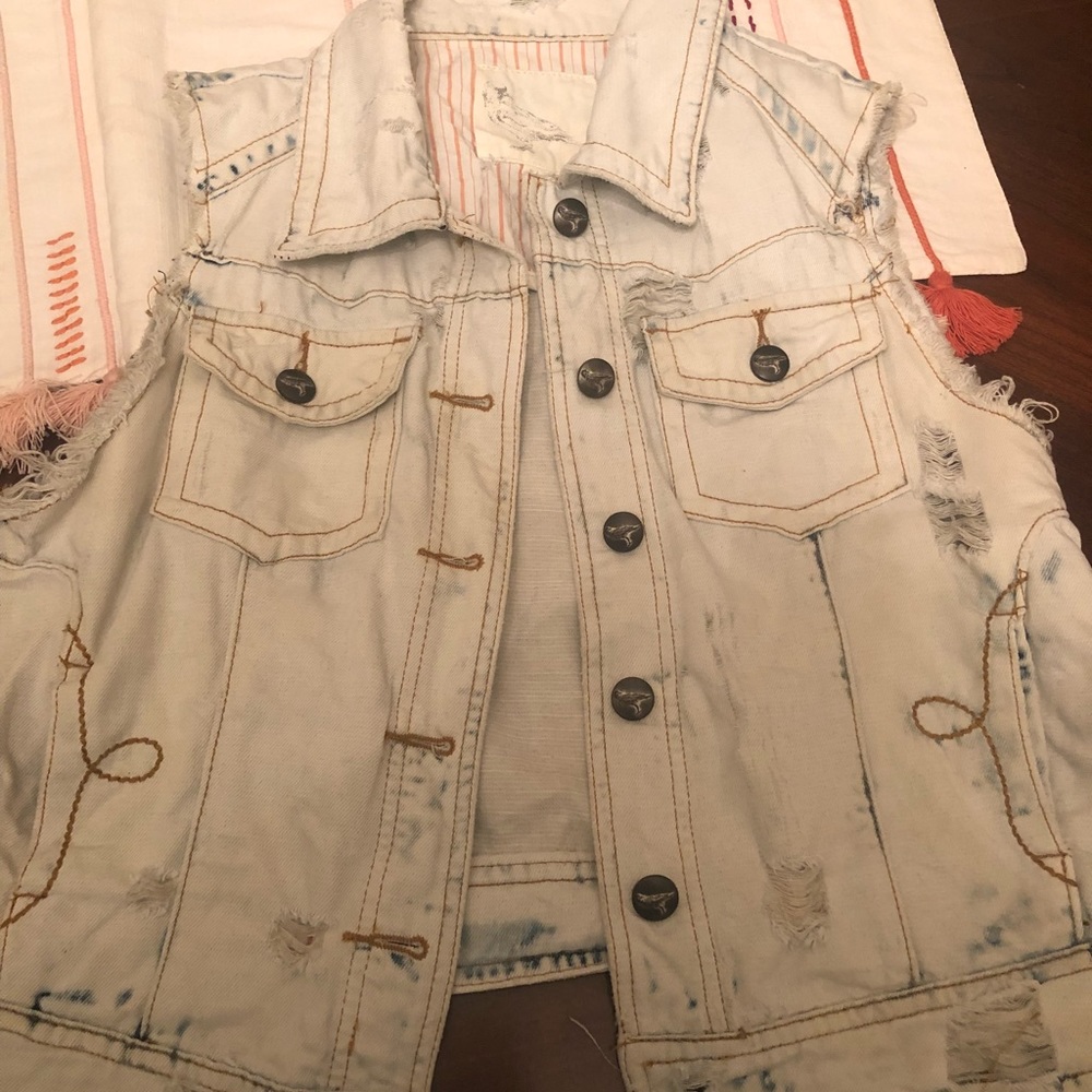 Buckle lost brand denim distressed vest